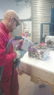 Raddatz Gebäudereinigung setzt Laser ein mobiles Lasersystem ein Raddatz Gebäudereinigung setzt Laser ein mobiles Lasersystem ein