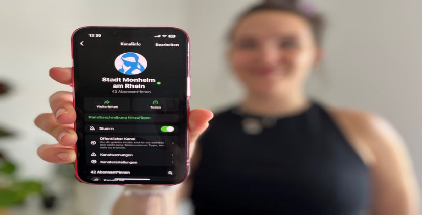 Er bietet wochentags städtischen Nachrichten 