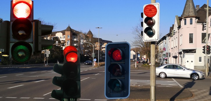 Wer mit dem Auto unterwegs ist, braucht viel Geduld – muss das sein? Wer mit dem Auto unterwegs ist, braucht viel Geduld – muss das sein?