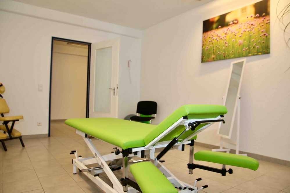 Physiotherapeuten-in-Hilden-stehen-fuer-Bewegung-Gesundheit-Lebensfreude-Lebensqualitaet