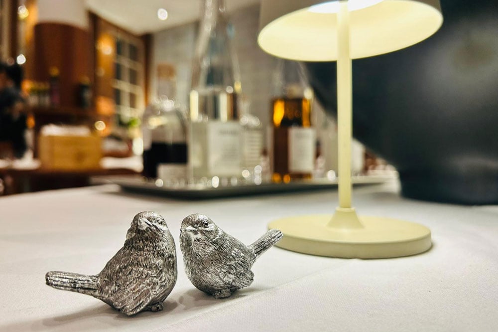 Das Markenzeichen des Restaurants Moesch ist der Spatz