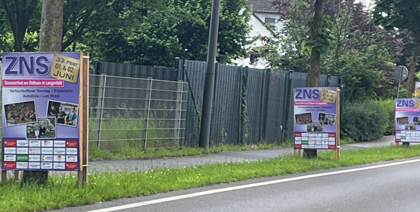 Sommerfest mit Bühne, Ständen, Autoschau, verkaufsoffenen Sonntag ... Sommerfest mit Bühne, Ständen, Autoschau, verkaufsoffenen Sonntag ...
