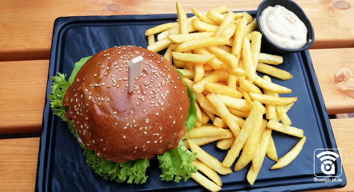 ThirtyFive-Burger-Hilden-Pommes-Crunchy-Chicken