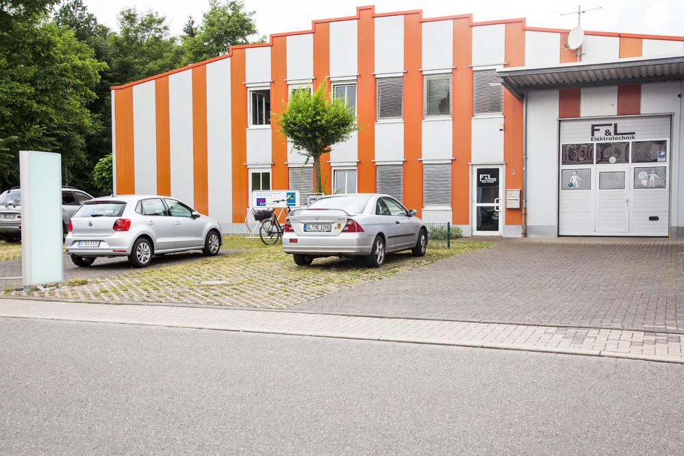 F-und-L-Elektrotechnik-hilden-meisterbetrieb-altbausanierung-industrieinstallation-rauchmelder-LED-aussen5opkBjqJoUdG3jRM3ZHo7JQoCg