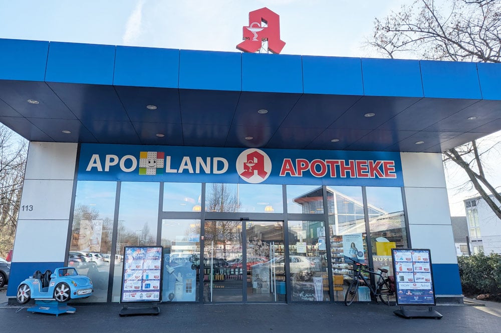 Apoland-Apotheke-Hilden-Eingang-Vorne
