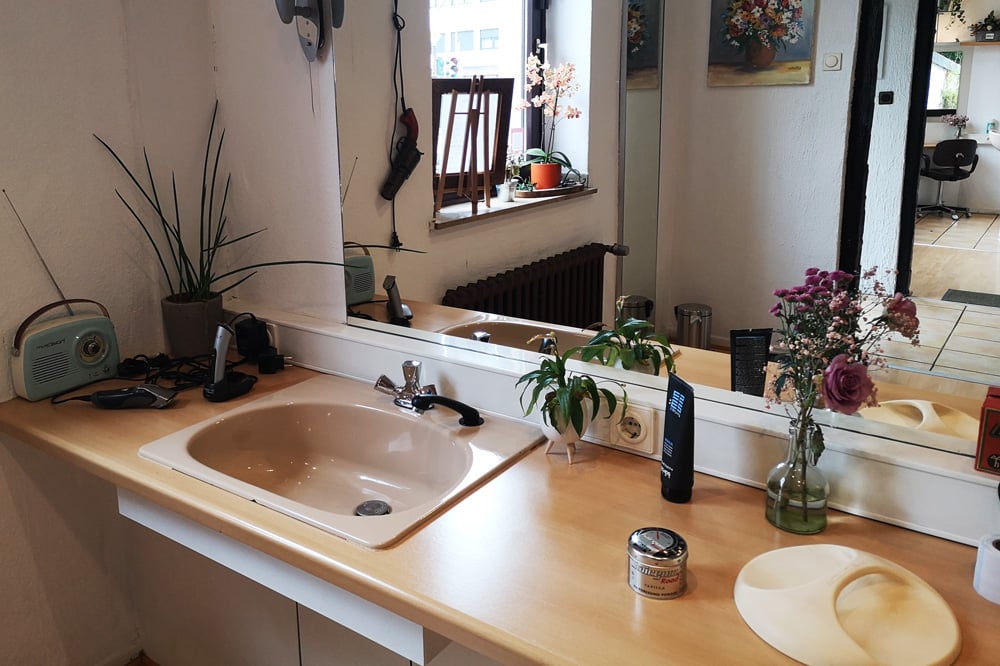 Friseursalon-Sabine-Honig-SpiegelXbPDY9yzhQxRl