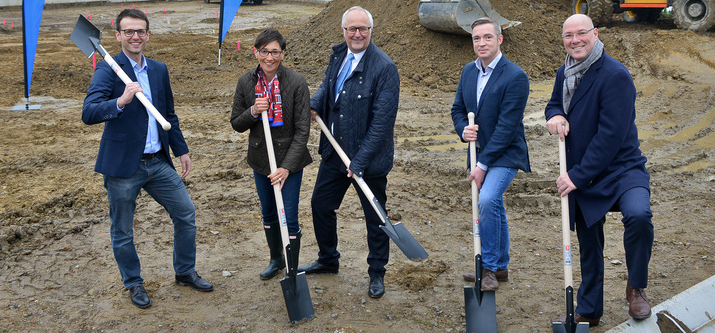 Erster Spatenstich für den Neubau in Velbert