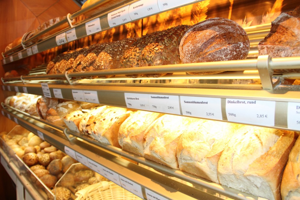 Rustikale-Vollkornbrote-knusprige-Baguettes-zarte-Ciabatta-oder-s-ssliche-Rosinenbrote