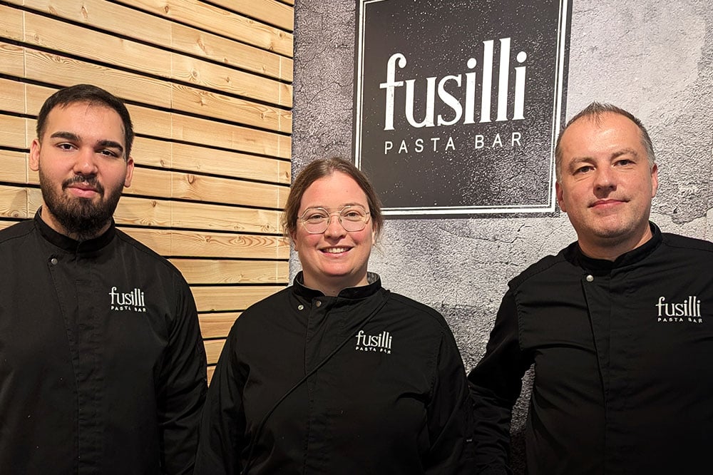 Das-Team-der-Fusilli-Pasta-Bar-in-Hilden-heisst-Sie-willkommen