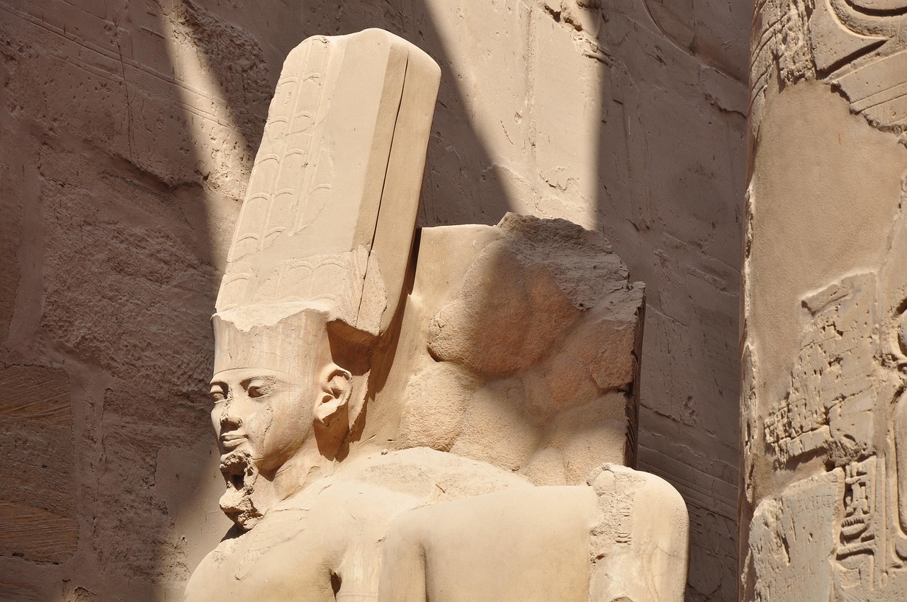 Statue-im-Luxor-Tempel-in-gypten-Jetzt-buchen-bei-tubal-reisen-de