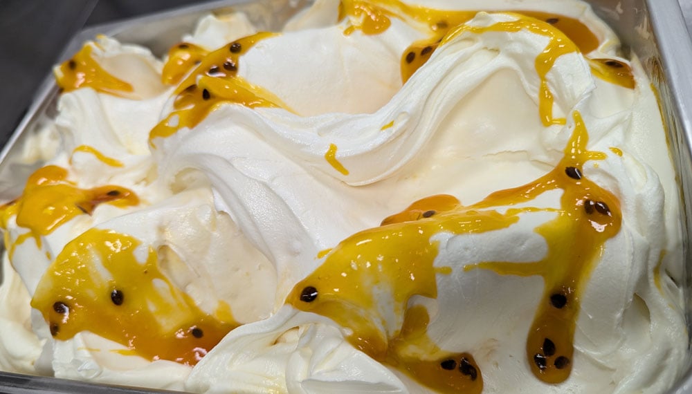 CoolCroc-Eiscafe-Solingen-Eissorten-Joghurt-Maracuja