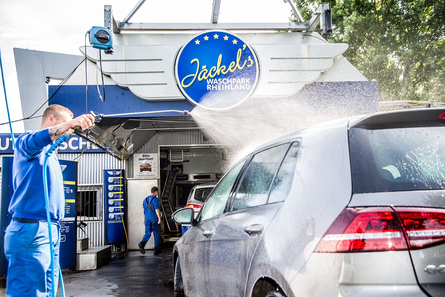 j-ckels-waschpark-waschanlage-waschstrasse-reinigung-auto-wachs-langenfeld-chemiee4GvHC01iaXRs