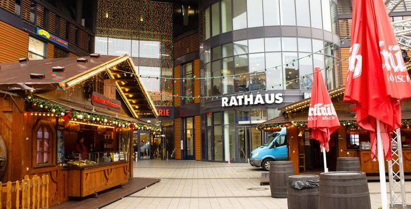 Rathaus, Bürgerbüro, Schwimmbäder, Forum, Museum Morsbroich Rathaus, Bürgerbüro, Schwimmbäder, Forum, Museum Morsbroich