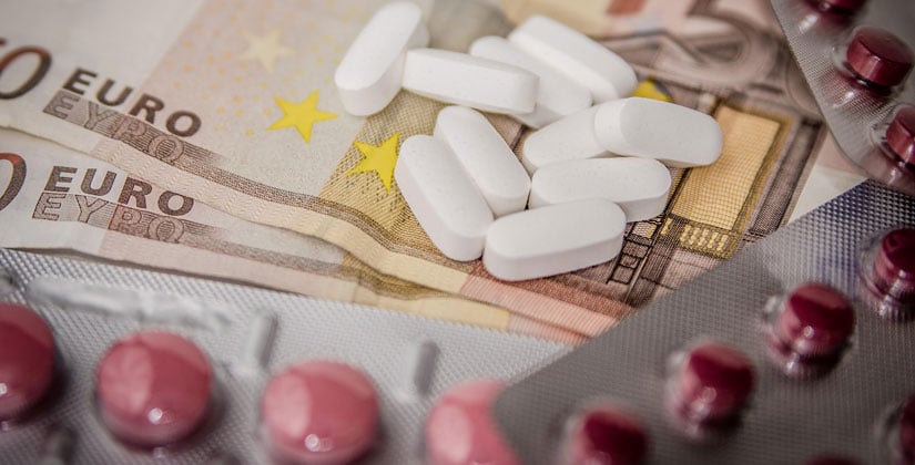 Regierung lobt Gesetzentwurf, Apothekerverband kündigt Widerstand an