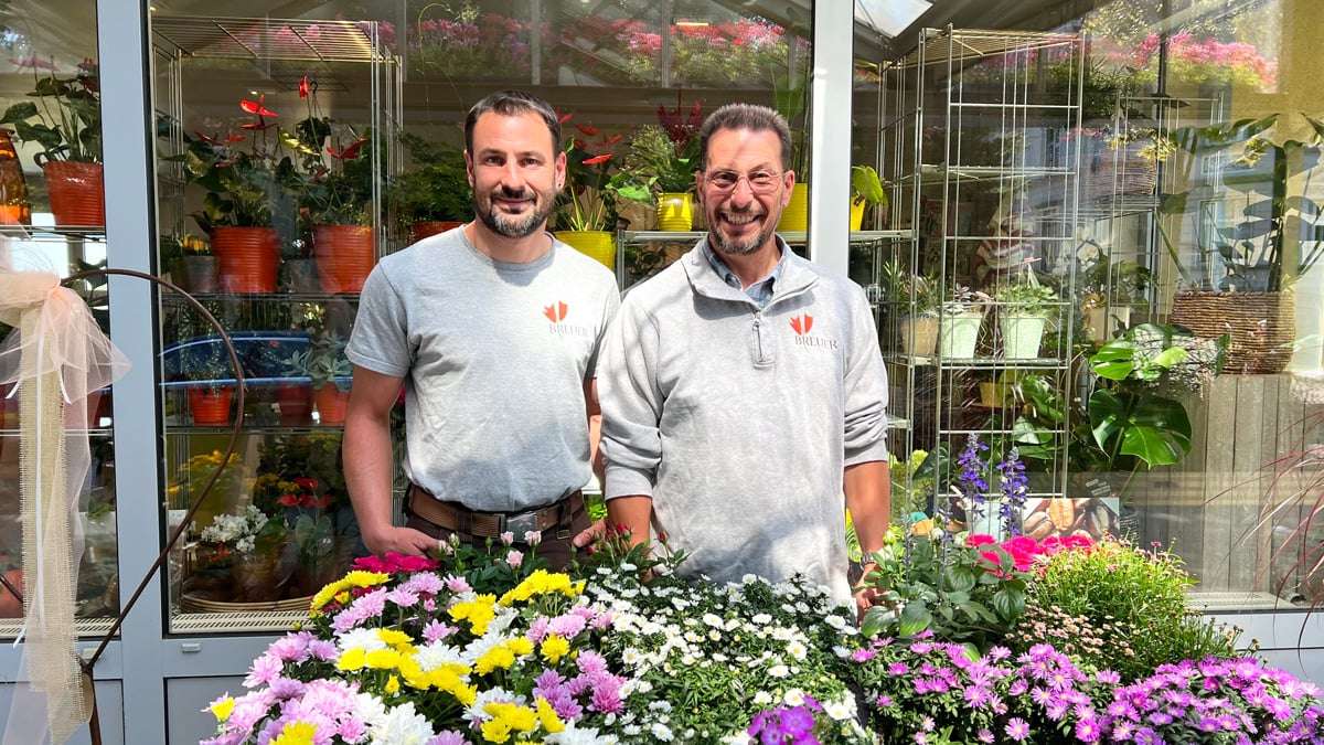 Blumen-Merkelbach-Hilden-Breuer-FriedhofsgaertnerfwwoXGf6XZUWB