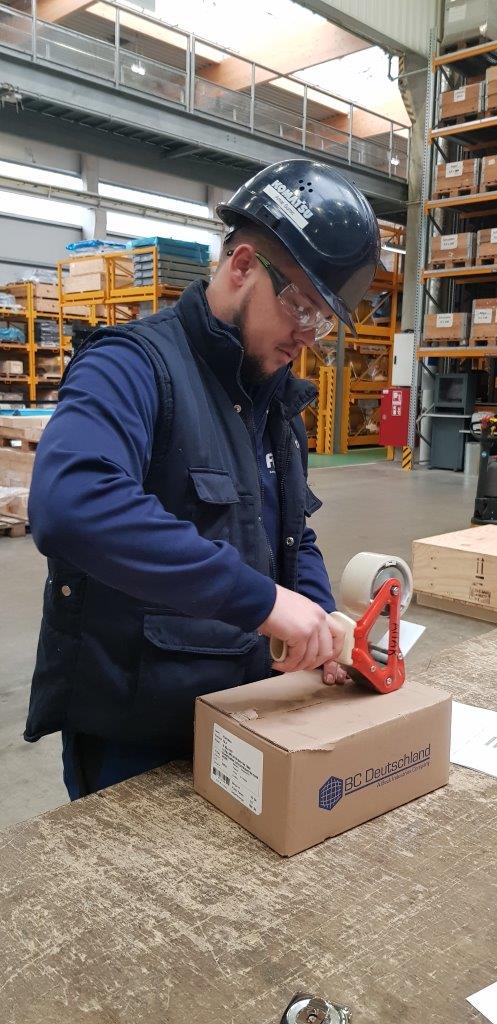 Komatsu-Ausbildungsboerse-Hilden-Fachlagerist