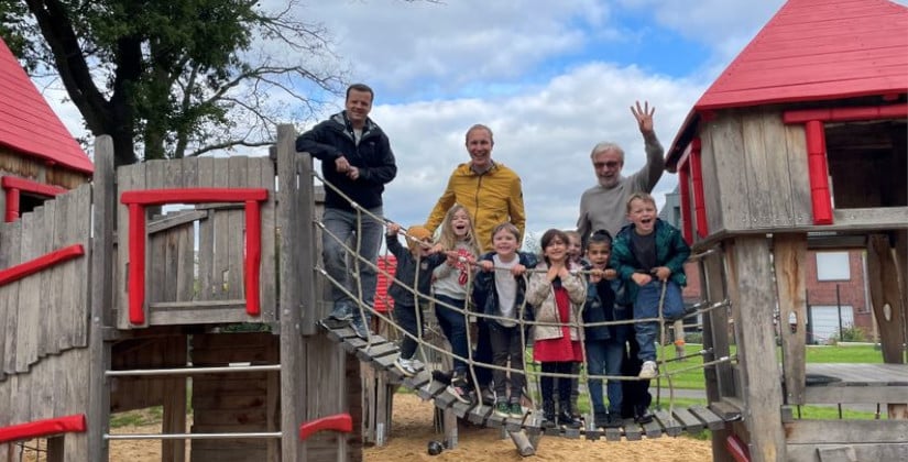 Neuer Spielplatz an der Straße des 17. Juni Neuer Spielplatz an der Straße des 17. Juni