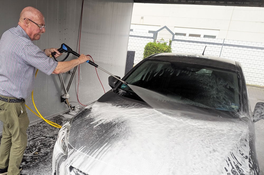 Jaeckels-Waschpark-Langenfeld-Hilden-Schritt-Hochdruckreiniger-Powerschaum-Autowaesche-Insta