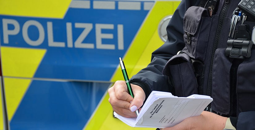 "Nur uriniert?" Aufmerksamer Vater rief die Polizei "Nur uriniert?" Aufmerksamer Vater rief die Polizei