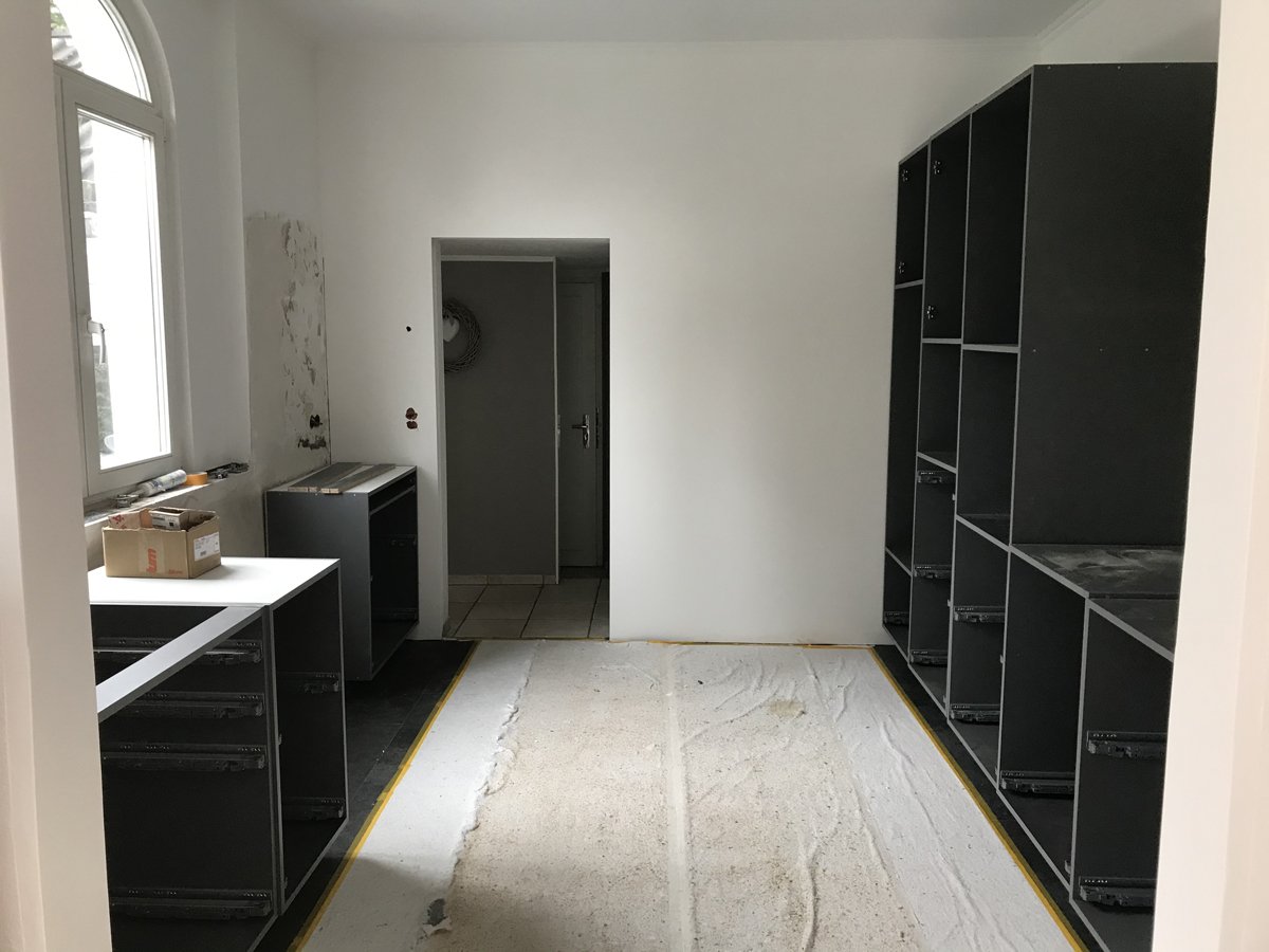 Kuechenbau-Tiltmann-Kaemmer-Hilden-Schrank-ohne-Tuer