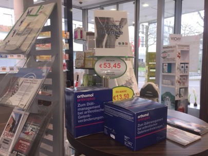 Patienteninsel in der Schwanen-Apotheke Haan