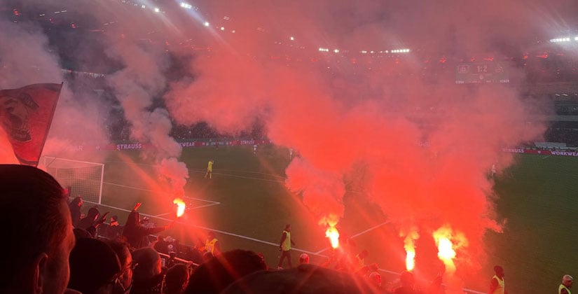 Nach dem Spiel zwischen Bayer 04 und dem 1. FC Köln drohen strafrechtliche Konsequenzen