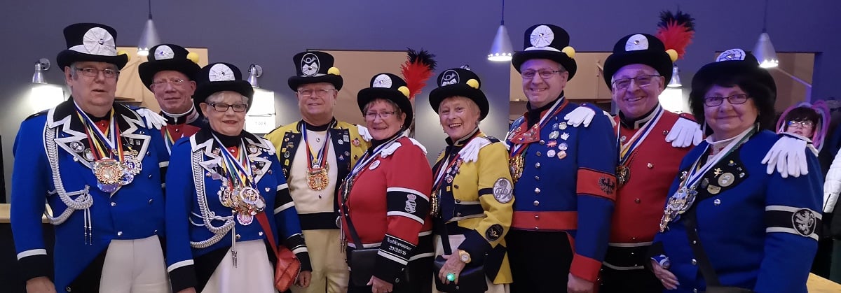Postalia-Langenfeld-Karneval-Maedchensitzung-Vorstand