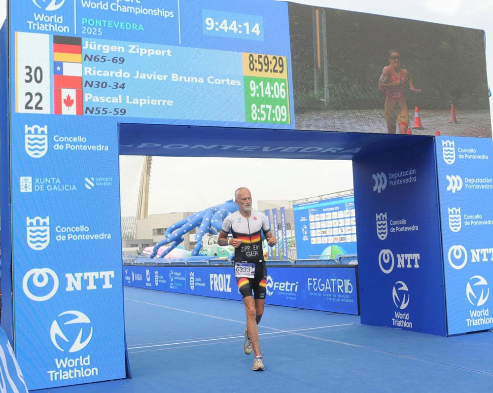 Triathlon-Spanien-Zippert-Zieleinlauf