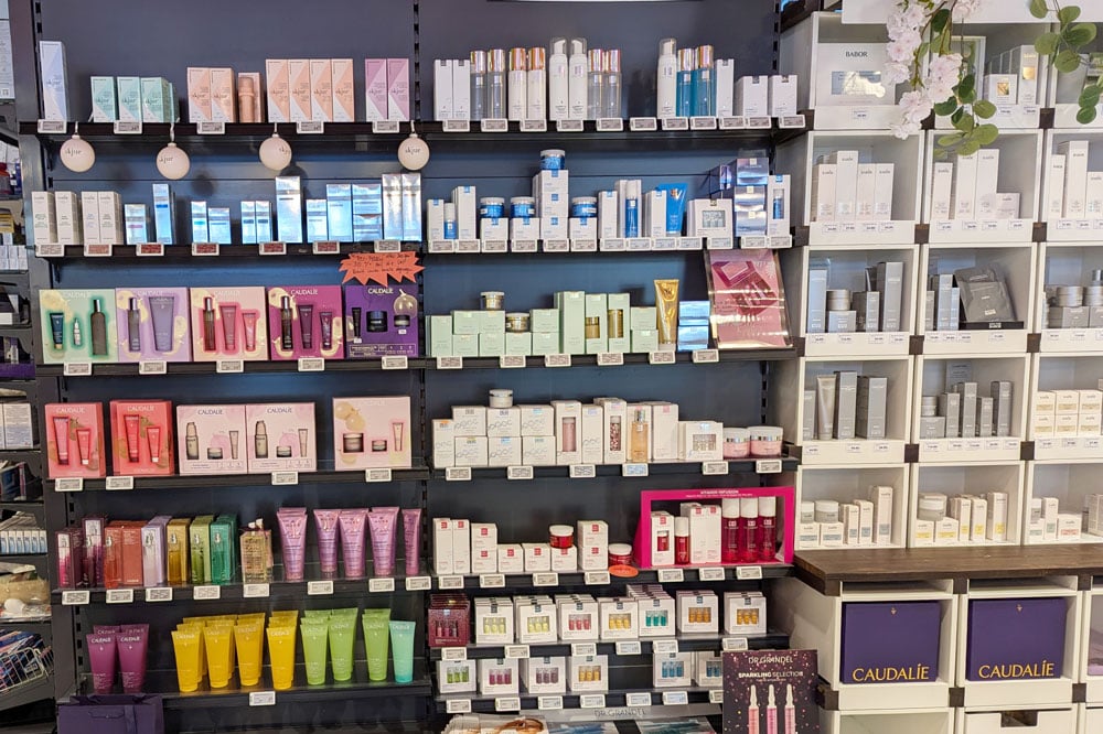 Apoland-Apotheke-Ladenlokal-KosmetikZ45wEJMos7gcp