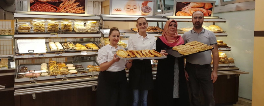 Deutsche und türkische Backwaren, Snacks und kleine heiße Speisen 