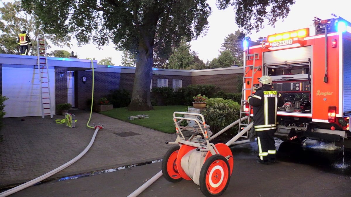 Feuer-Langenfeld-Gartenbrand-Kolpingstrasse-2