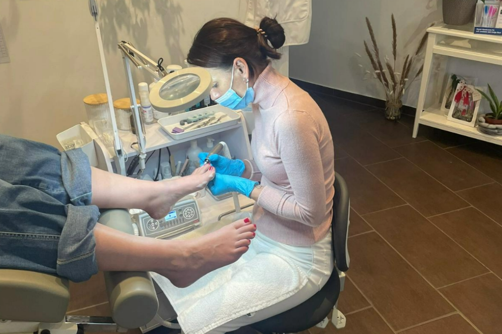 Fusspflege-und-Lackierung-im-Nagelwerk-Symphatie-f-r-Hand-und-Fuss-LeverkuseneKJXUtq5hxRFv