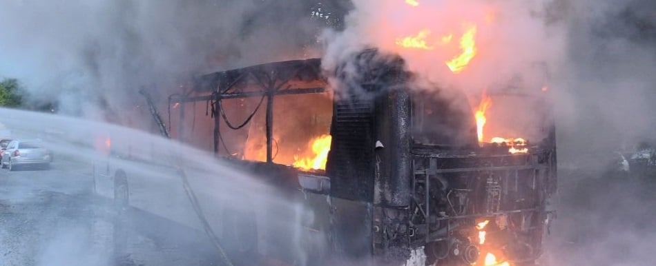 Busbrand_Hilden-Baustrasse-Feuerwehr