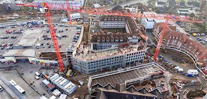Interessierte können Blick ins neue Rathauscenter werfen Interessierte können Blick ins neue Rathauscenter werfen