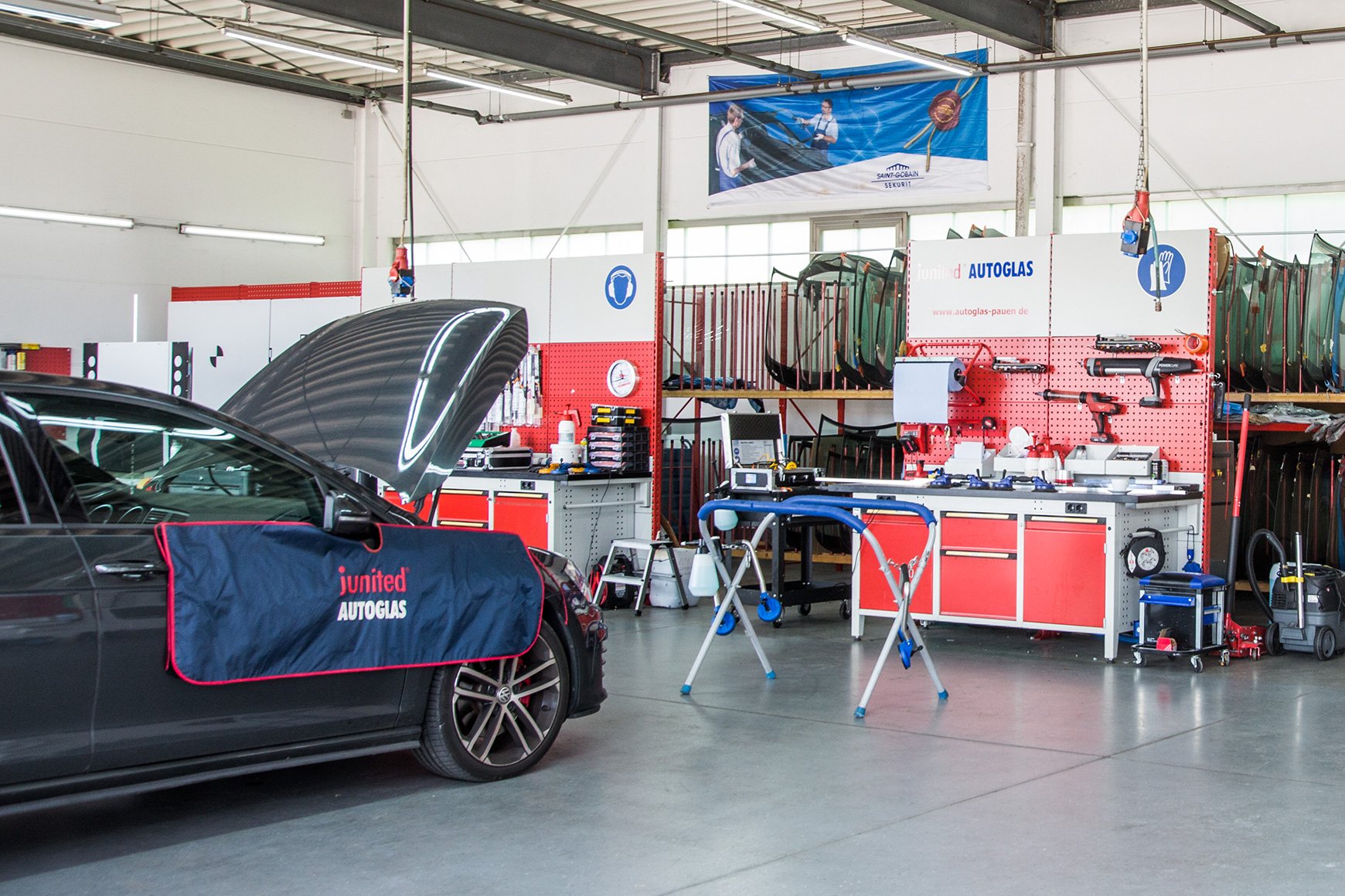 junited-autoglas-langenfeld-steinschlag-scheibentausch-reparatur-werkstattqnpjv3fm7Us2c