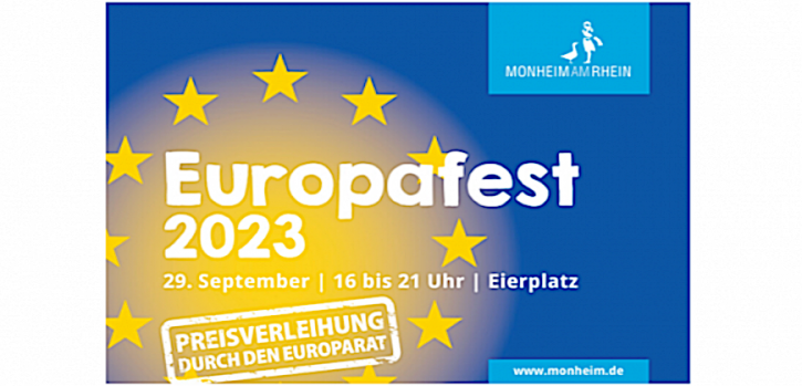 Bühnenprogramm und internationalen Köstlichkeiten 