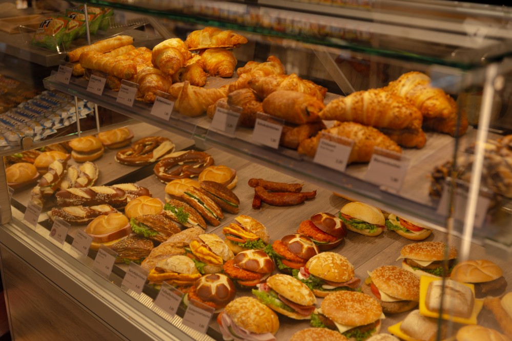 Westfalen-Tankstelle-Koeln-Sepnrather-Weg-immer-frische-Broettchen2xtwWSsbOvD7i