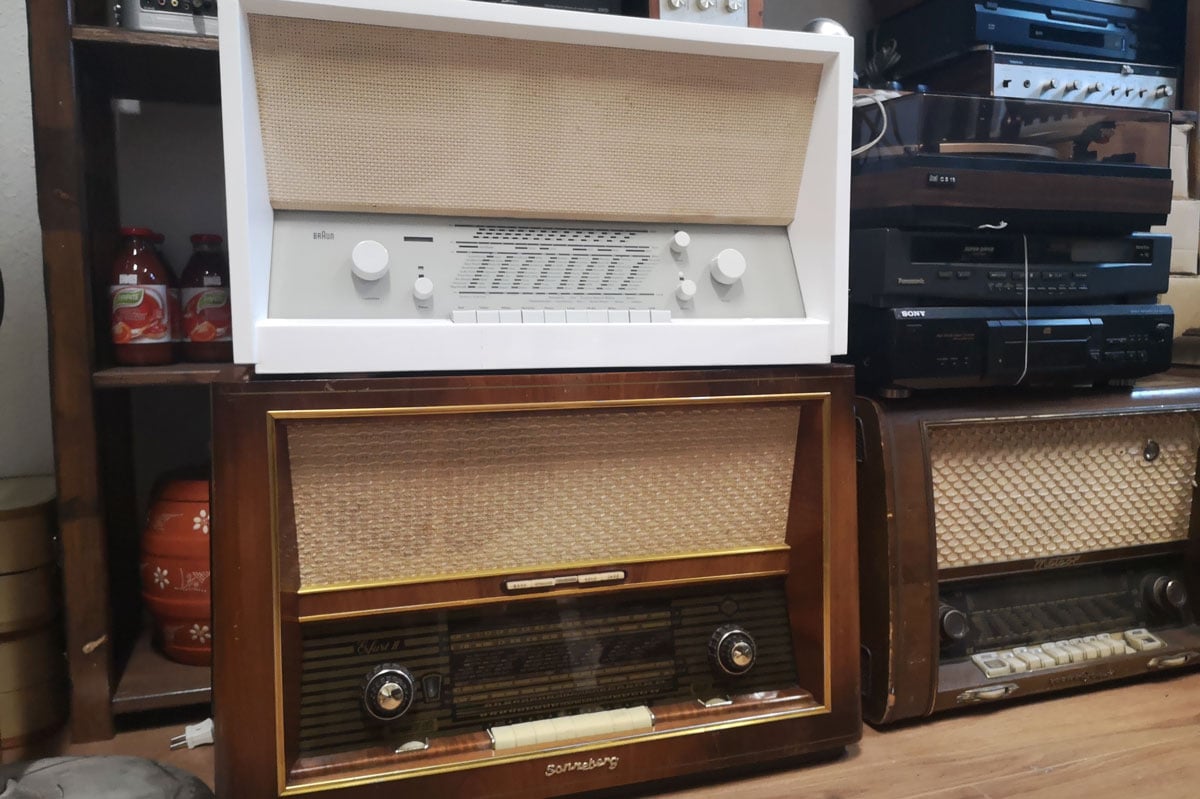 Entdeckte-Schaetze-Hilden-Antiquitaeten-Troedel-Radio-SonnebergJHX5gACU2fsvm