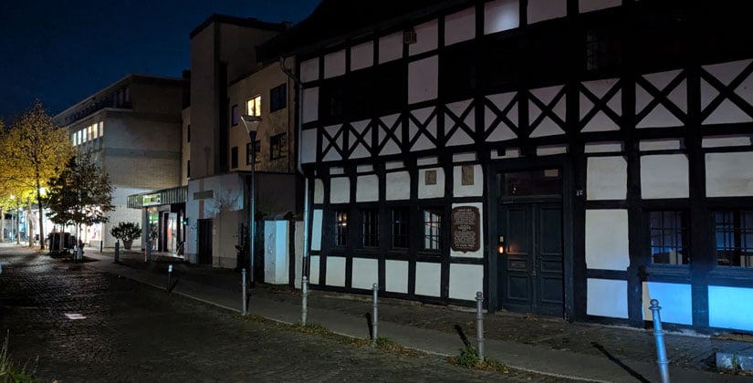 Anwohnerin der Schwanenstraße beschwert sich: „Warum passiert hier nichts?“ Nachfrage an die Stadt