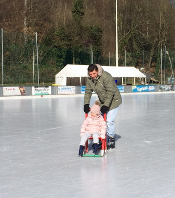 Bis zum 4. März ist das Freizeitbad im Ittertal für die Eisfans geöffnet Bis zum 4. März ist das Freizeitbad im Ittertal für die Eisfans geöffnet