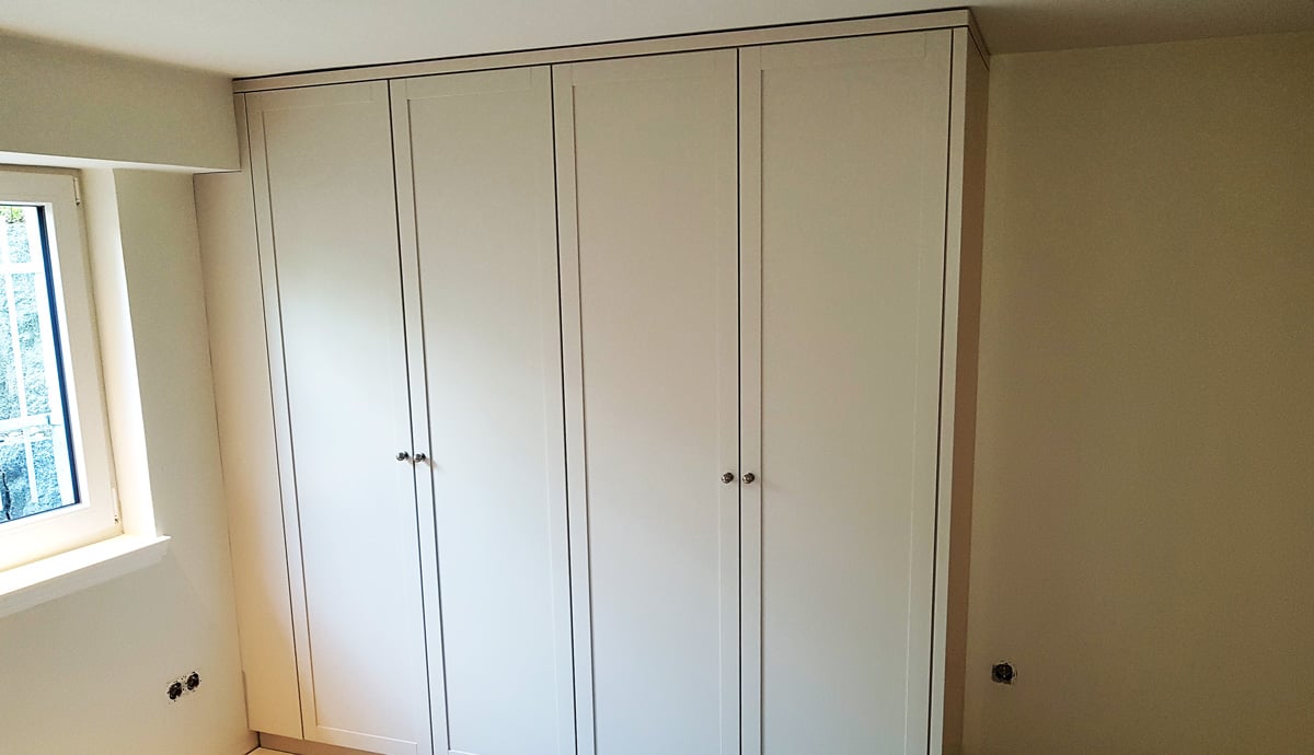 Schreinerei-Tiltmann-Kaemmer-Hilden-Innenausbau-Kleiderschrank-Schlafzimmer