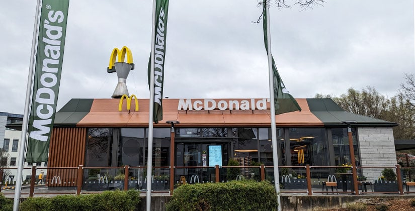 Viele Attraktionen am 13. April 2024 – Restaurant umgebaut – Bestellung per App und Terminal – Schnellladesäule