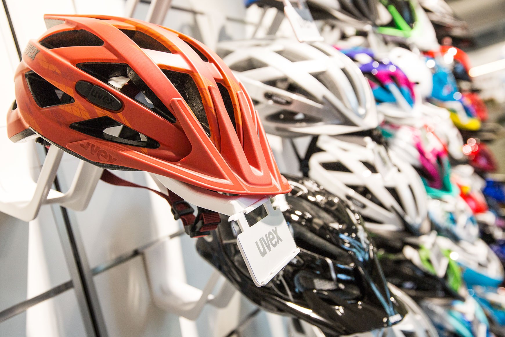 Fahrradzubeh-r-Fahrradhelme-Fahrradtaschen-Bremsen-Reifenreparatur-in-TOP-Fahrradgesch-ften-in-Hilden