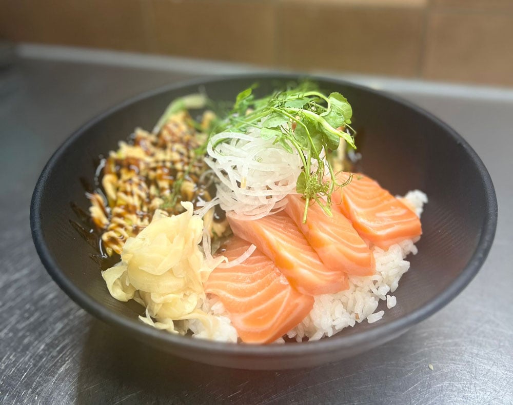 Nu-Quisine-Langenfeld-asiatisches-Restaurant-Bowls-Lachs