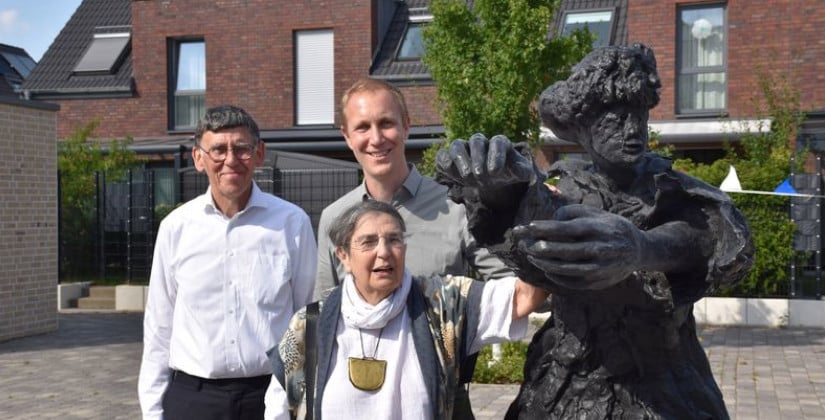 Das Pendant der Statue in Monheims Partnerstadt Bourg-la-Reine Das Pendant der Statue in Monheims Partnerstadt Bourg-la-Reine