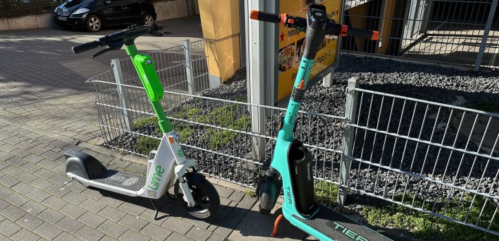 Unfälle und wild abgestellte Roller sorgen für Ärger