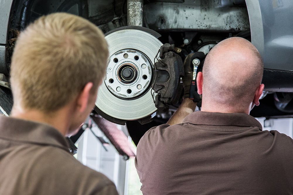 b-l-carservice-hilden-lackerien-autoservice-werkstatt-8ai1TqD5d3gkV5