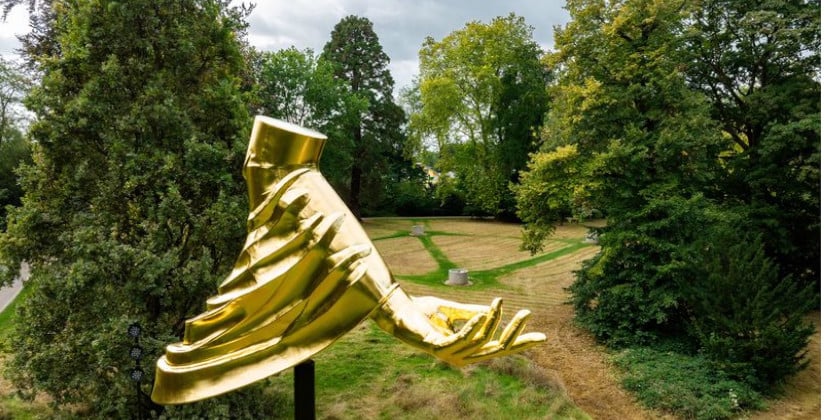  Vollendung seines Kunstwerks im Marienburgpark