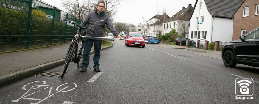 Fahrrad-Auto-Mindestabstand-StVO-Novelle-Zollstock-messen