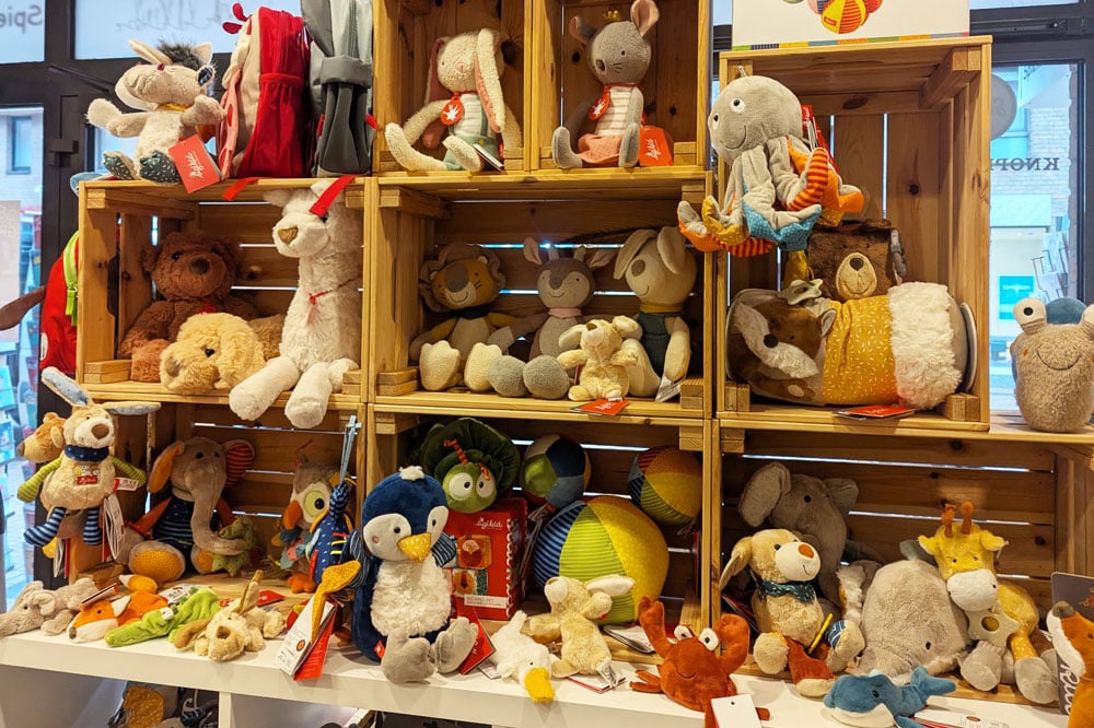 SpielPlus-Hilden-Spielwaren-Spielzeug-2025-Baby-kleine-Puppen